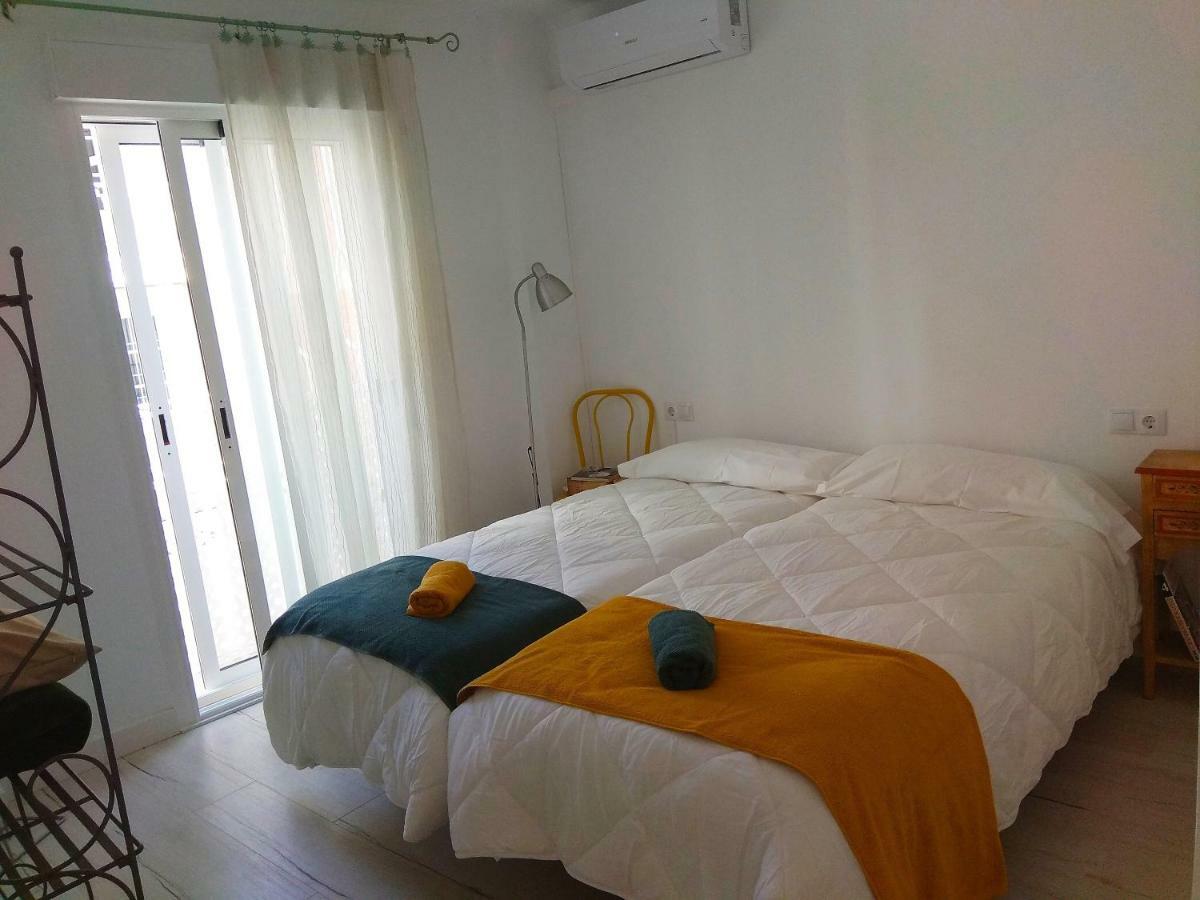 Aba Apartamento Almeria Bagian luar foto
